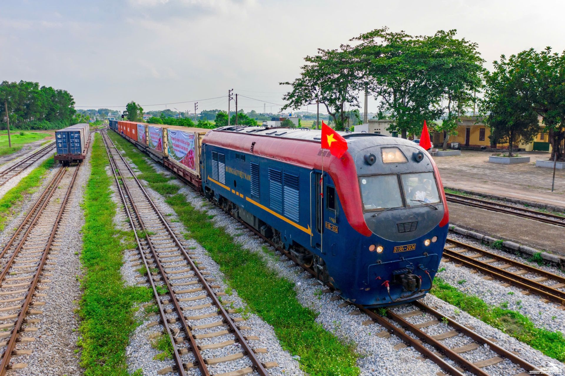 Từ ng&agrave;y 11/8, Tổng c&ocirc;ng ty Đường sắt Việt Nam sẽ ch&iacute;nh thức chuyển đổi th&agrave;nh Tập đo&agrave;n Đường sắt Quốc gia Việt Nam. Ảnh: vr.com.vn
