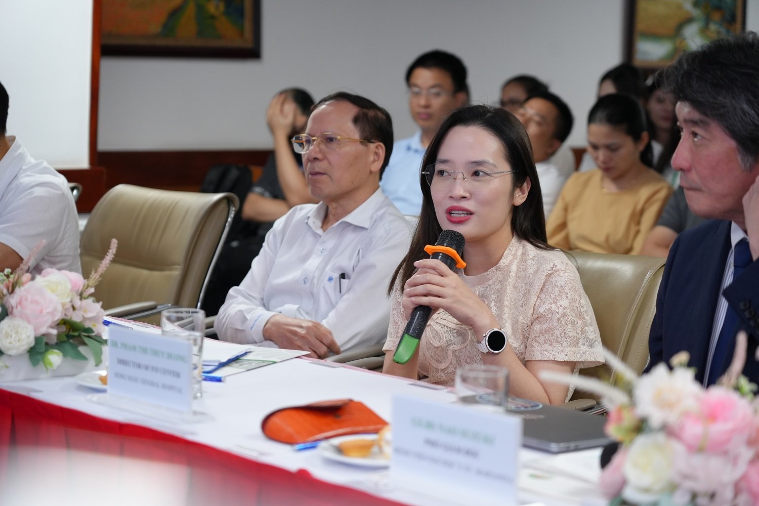 Bác sĩ Thùy Dương chia sẻ về hy vọng của những bệnh nhân ung thư trẻ trong việc bảo tồn khả năng sinh sản (Ảnh: BVHN) Bác sĩ Thùy Dương chia sẻ về hy vọng của những bệnh nhân ung thư trẻ trong việc bảo tồn khả năng sinh sản (Ảnh: BVHN)
