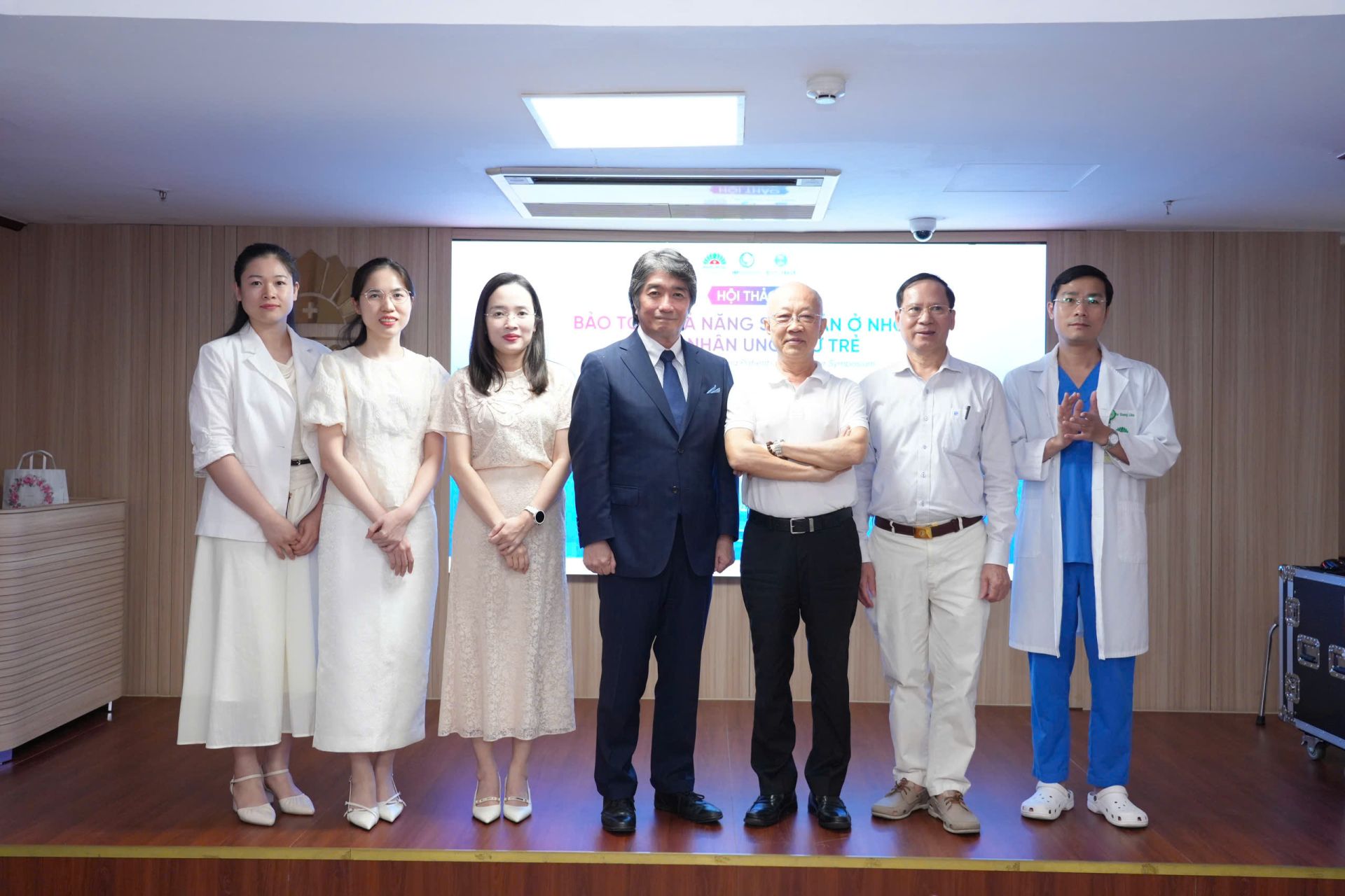 Hội thảo khoa học quy tụ các chuyên gia Ung bướu và Hỗ trợ sinh sản của Việt Nam và Nhật Bản (ảnh: BVHN) Hội thảo khoa học quy tụ các chuyên gia Ung bướu và Hỗ trợ sinh sản của Việt Nam và Nhật Bản (ảnh: BVHN)