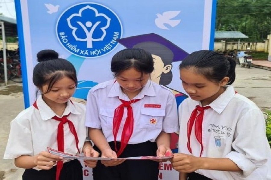 L&acirc;m Đồng hướng tới bao phủ 100% BHYT HSSV.