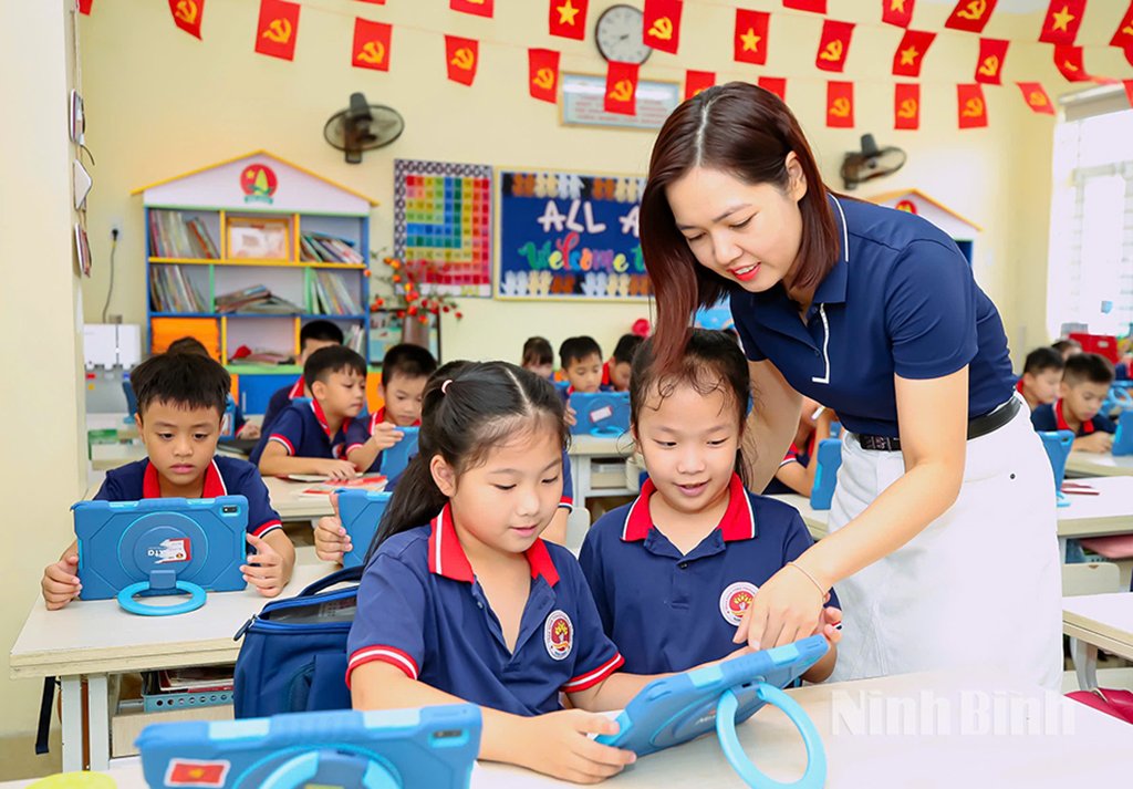 Trường Tiểu học Trần Nh&acirc;n T&ocirc;ng, phường Đ&ocirc;ng A