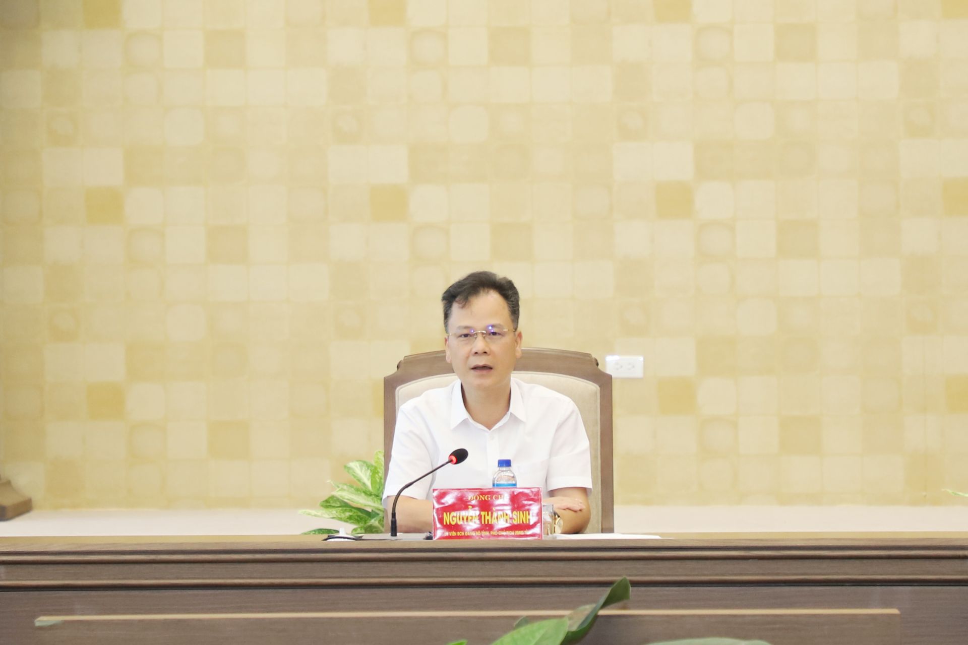 Phó Chủ tịch UBND tỉnh Lào Cai Nguyễn Thành Sinh phát biểu tại buổi làm việc Phó Chủ tịch UBND tỉnh Lào Cai Nguyễn Thành Sinh phát biểu tại buổi làm việc