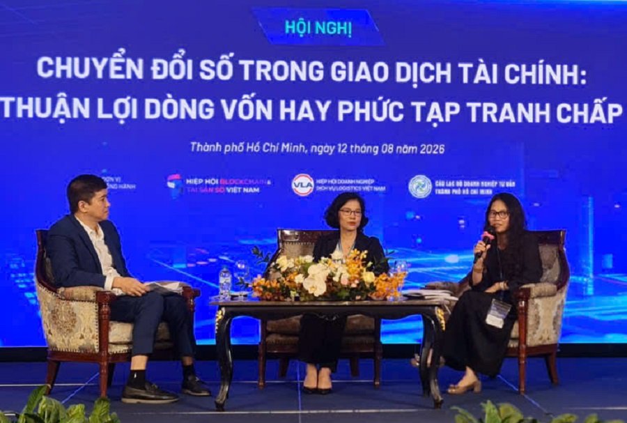 C&aacute;c chuy&ecirc;n gia đ&atilde; cung cấp nhiều th&ocirc;ng tin về diễn biến v&agrave; xu hướng ph&aacute;t triển của giao dịch t&agrave;i ch&iacute;nh số, đồng thời l&agrave;m r&otilde; những cơ hội v&agrave; th&aacute;ch thức đối với doanh nghiệp