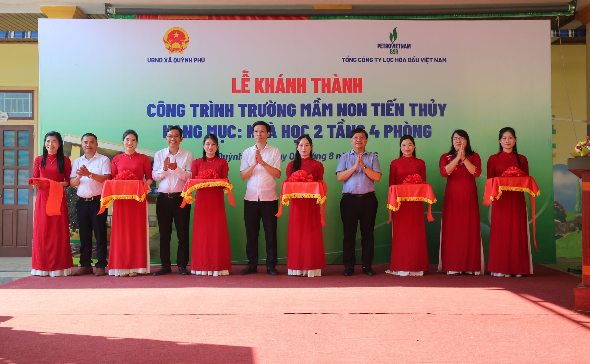 Cắt băng khánh thành Trường Mầm non Tiến Thủy Cắt băng khánh thành Trường Mầm non Tiến Thủy