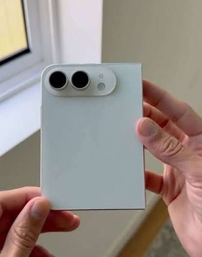 iPhone màn hình gập lộ diện trước ngày ra mắt iPhone màn hình gập lộ diện trước ngày ra mắt