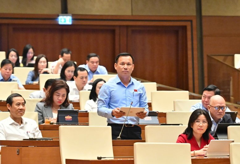 Đại biểu Trần Quang Tâm (Đắk Lắk) đóng góp ý kiến với ba vấn đề - Ảnh: chinhphu.vn/Nhật Bắc Đại biểu Trần Quang Tâm (Đắk Lắk) đóng góp ý kiến với ba vấn đề - Ảnh: chinhphu.vn/Nhật Bắc