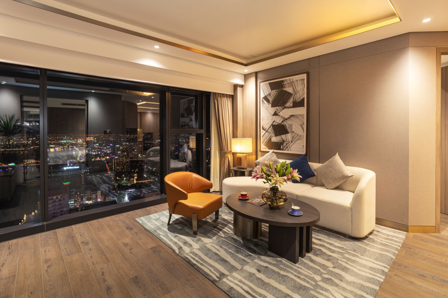 Khi thành phố lên đèn, từ M Landmark Residences, nhịp sống trung tâm Đà Nẵng trở thành một phần của không gian sống – nơi mỗi khung cửa mở ra một góc nhìn riêng trên đường chân trời thành phố. Khi thành phố lên đèn, từ M Landmark Residences, nhịp sống trung tâm Đà Nẵng trở thành một phần của không gian sống – nơi mỗi khung cửa mở ra một góc nhìn riêng trên đường chân trời thành phố.