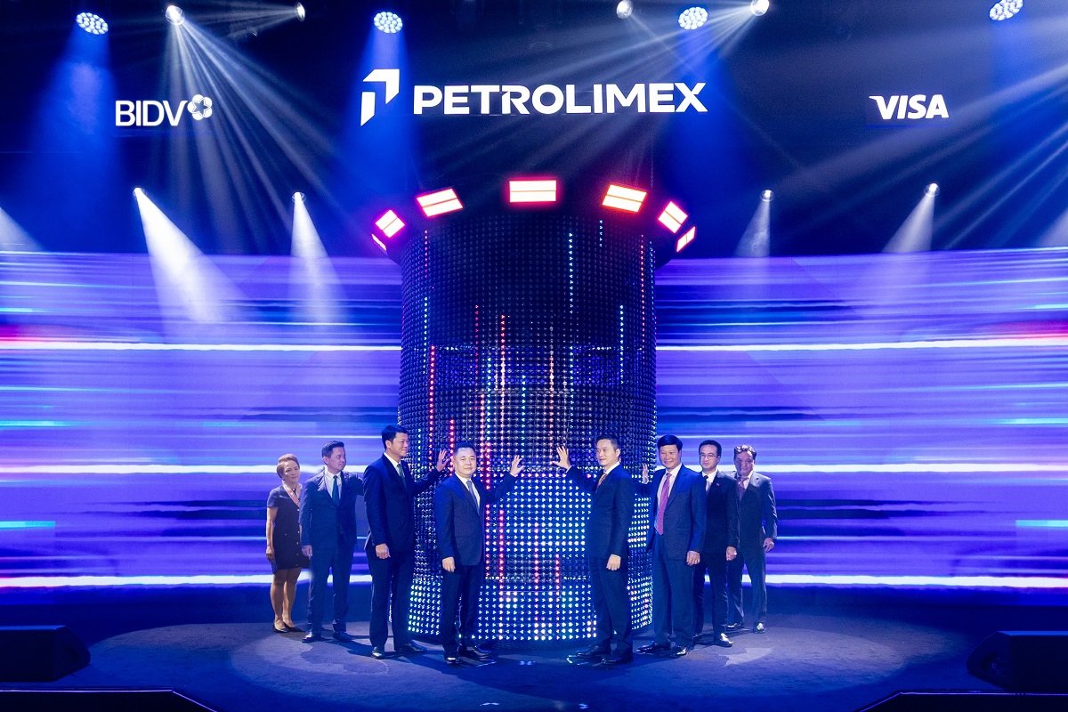 Phó Thống đốc Ngân hàng Nhà nước Việt Nam Nguyễn Ngọc Cảnh cùng Lãnh đạo BIDV, Petrolimex, Visa thực hiện nghi thức ra mắt Bộ thẻ đồng thương hiệu Phó Thống đốc Ngân hàng Nhà nước Việt Nam Nguyễn Ngọc Cảnh cùng Lãnh đạo BIDV, Petrolimex, Visa thực hiện nghi thức ra mắt Bộ thẻ đồng thương hiệu