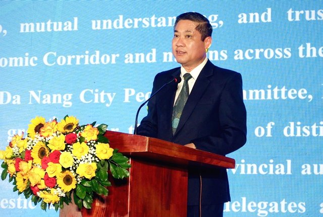 Phó Chủ tịch UBND thành phố Phan Thái Bình phát biểu khai mạc hội chợ. Phó Chủ tịch UBND thành phố Phan Thái Bình phát biểu khai mạc hội chợ.