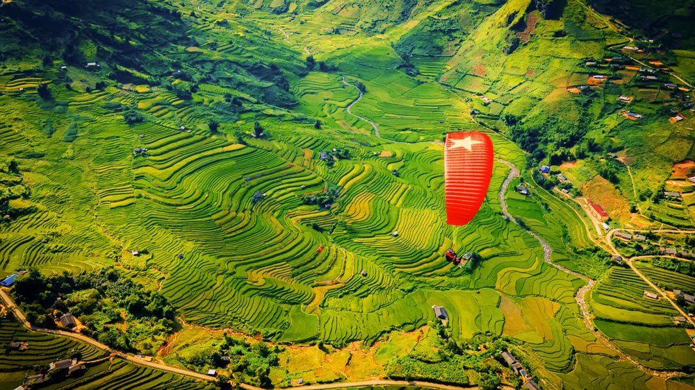Festival Dù lượn “Bay trên mùa vàng Tú Lệ” năm 2026 sẽ diễn ra từ ngày 30/8 đến 30/9 với nhiều hoạt động đặc sắc và hấp dẫn Festival Dù lượn “Bay trên mùa vàng Tú Lệ” năm 2026 sẽ diễn ra từ ngày 30/8 đến 30/9 với nhiều hoạt động đặc sắc và hấp dẫn