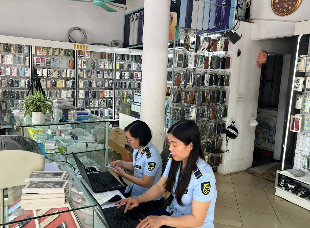 H&agrave; Nội sẽ tổ chức &iacute;t nhất 5 đợt cao điểm chuy&ecirc;n đề đấu tranh chống h&agrave;ng giả v&agrave; h&agrave;ng h&oacute;a vi phạm ph&aacute;p luật về sở hữu tr&iacute; tuệ.