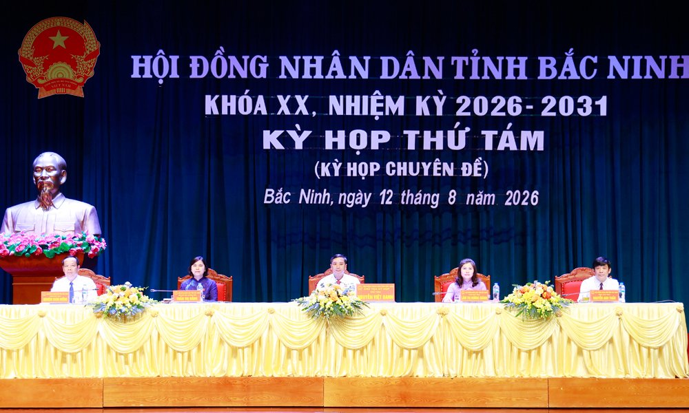 Các đồng chí chủ tọa kỳ họp. Các đồng chí chủ tọa kỳ họp.