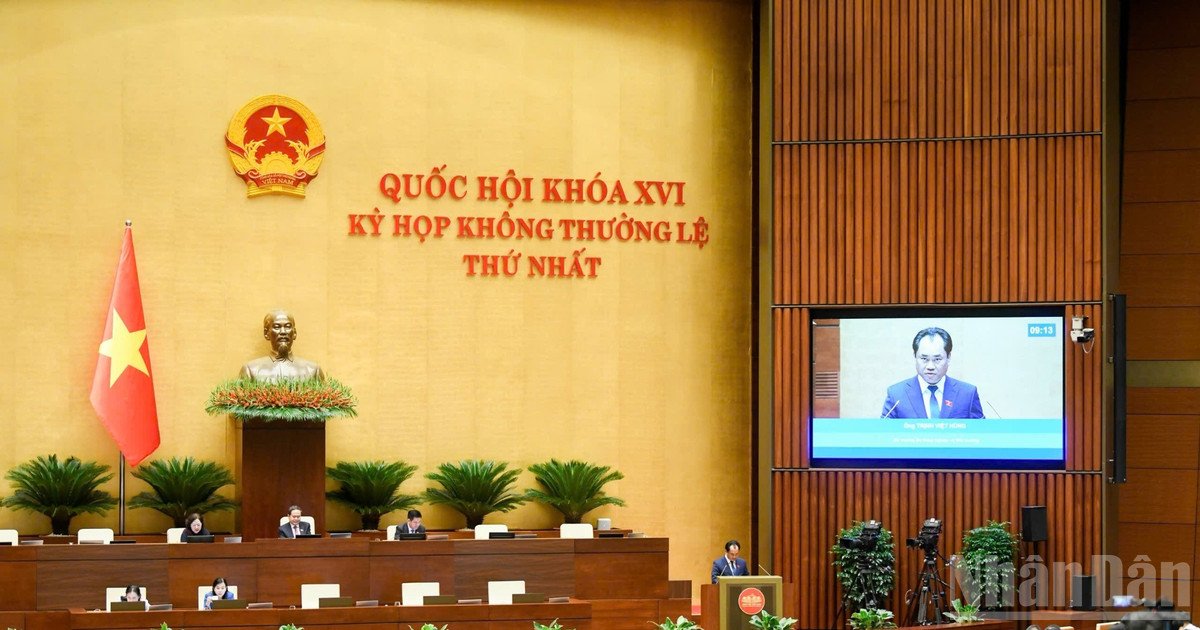 Quang cảnh phiên thảo luận ở hội trường ngày 12/8. (Ảnh: DUY LINH) Quang cảnh phiên thảo luận ở hội trường ngày 12/8. (Ảnh: DUY LINH)