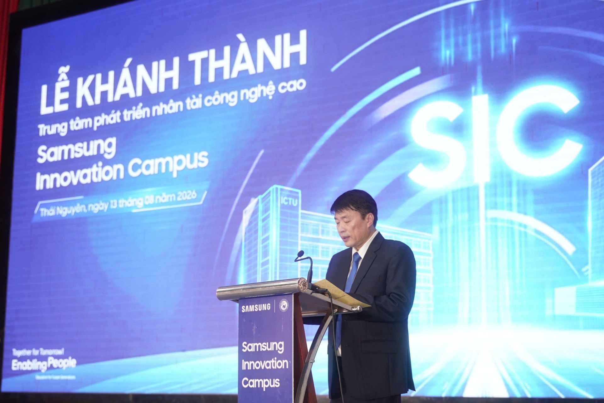 Ông Trần Văn Hậu, Phó Chủ tịch UBND tỉnh Thái Nguyên, phát biểu tại sự kiện Ông Trần Văn Hậu, Phó Chủ tịch UBND tỉnh Thái Nguyên, phát biểu tại sự kiện