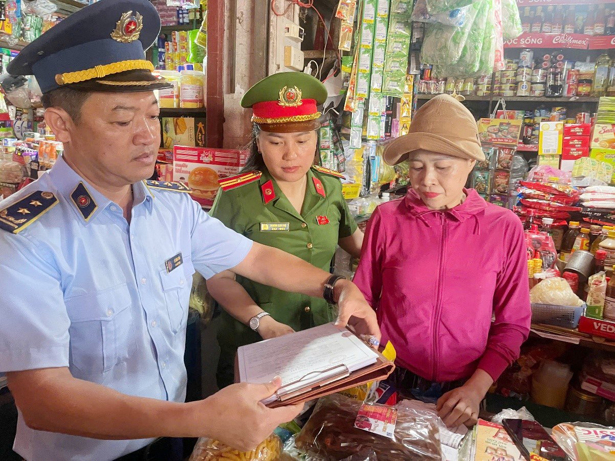 Cac hộ kinh doanh ký cam kết Cac hộ kinh doanh ký cam kết