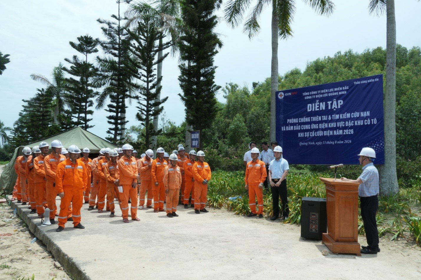 Ông Vũ Anh Phương - Phó Tổng Giám đốc EVNNPC phát biểu tại buổi rút kinh nghiệm sau diễn tập Ông Vũ Anh Phương - Phó Tổng Giám đốc EVNNPC phát biểu tại buổi rút kinh nghiệm sau diễn tập
