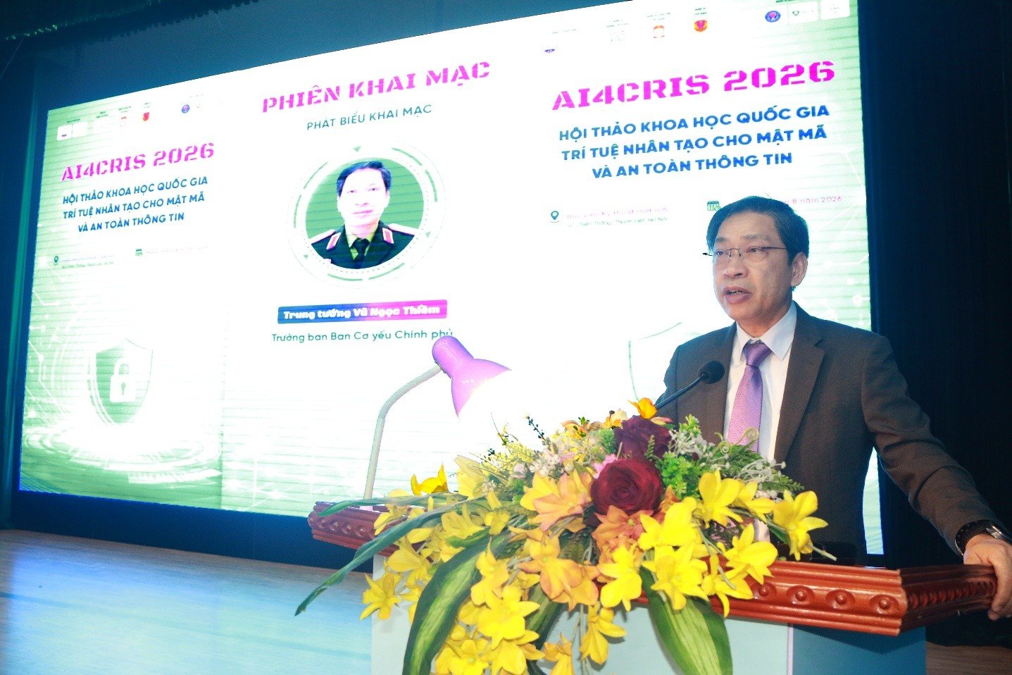 Trung tướng Vũ Ngọc Thiềm, Trưởng Ban Cơ yếu Chính phủ phát biểu khai mạc Hội thảo Trung tướng Vũ Ngọc Thiềm, Trưởng Ban Cơ yếu Chính phủ phát biểu khai mạc Hội thảo