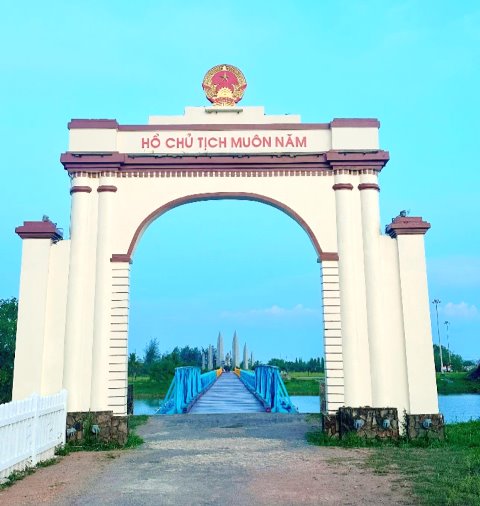 Cầu Hiền Lương. Cầu Hiền Lương.