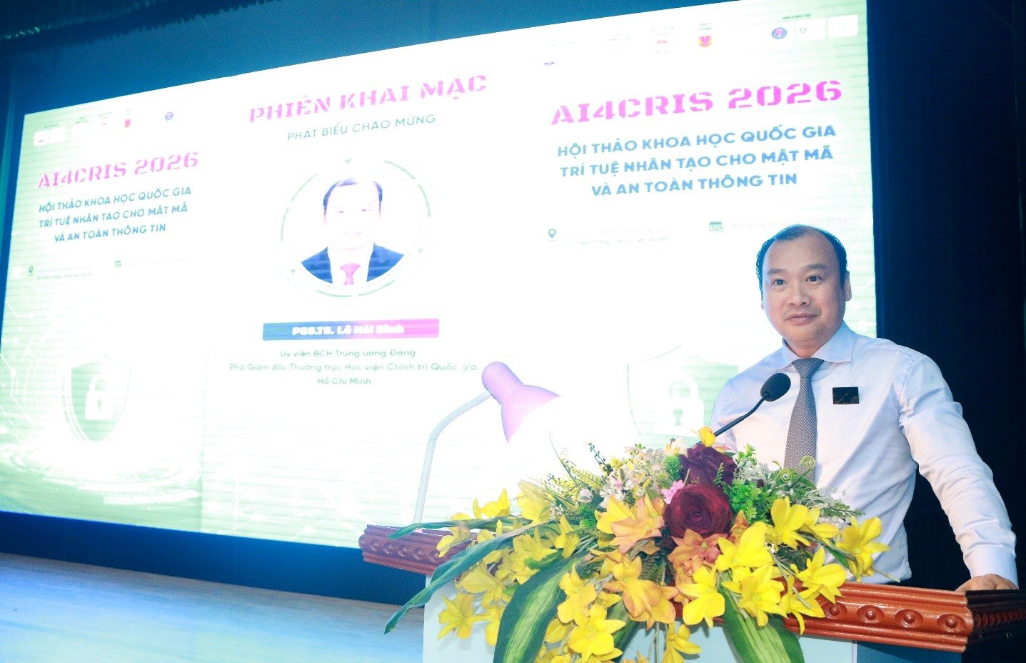 PGS,TS. Lê Hải Bình, Ủy viên BCH Trung ương Đảng, Phó Giám đốc Thường trực Học viện Chính trị quốc gia Hồ Chí Minh PGS,TS. Lê Hải Bình, Ủy viên BCH Trung ương Đảng, Phó Giám đốc Thường trực Học viện Chính trị quốc gia Hồ Chí Minh
