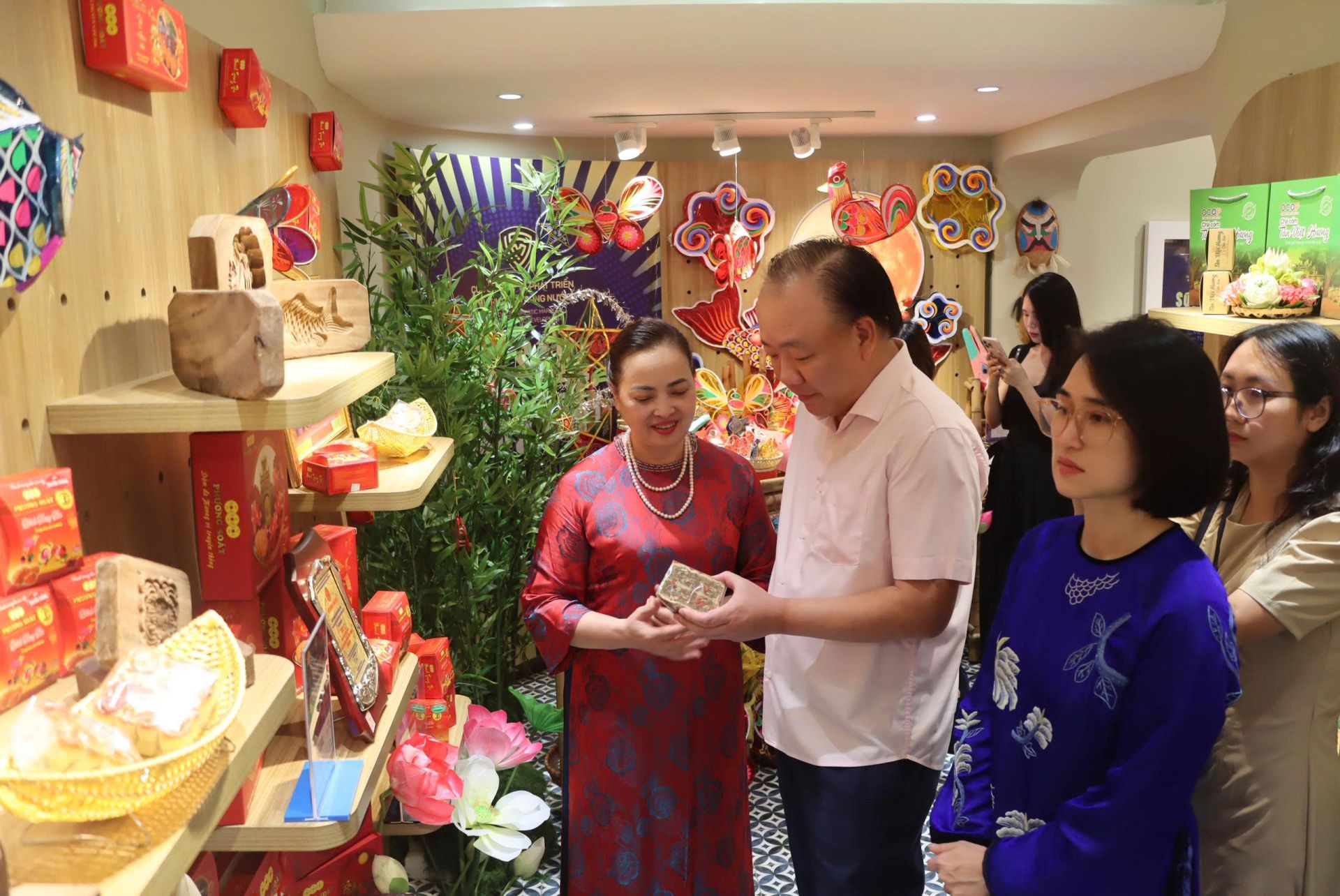 &Ocirc;ng Trần Hữu Linh, Cục trưởng Cục Quản l&yacute; v&agrave; Ph&aacute;t triển thị trường trong nước tại chương tr&igrave;nh