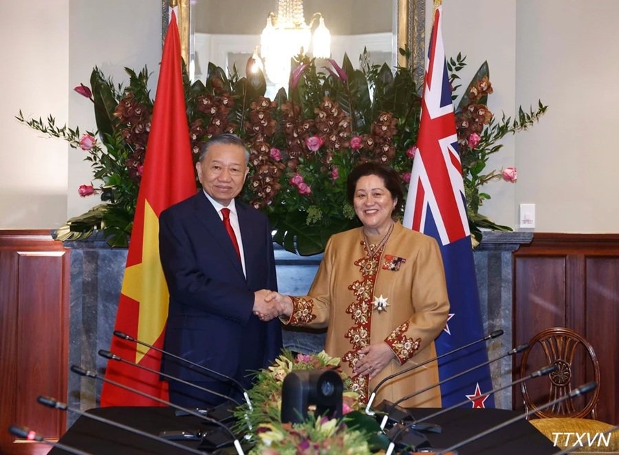 Tổng B&iacute; thư, Chủ tịch nước T&ocirc; L&acirc;m v&agrave; To&agrave;n quyền New Zealand Dame Cindy Kiro. (Ảnh: Thống Nhất/TTXVN)