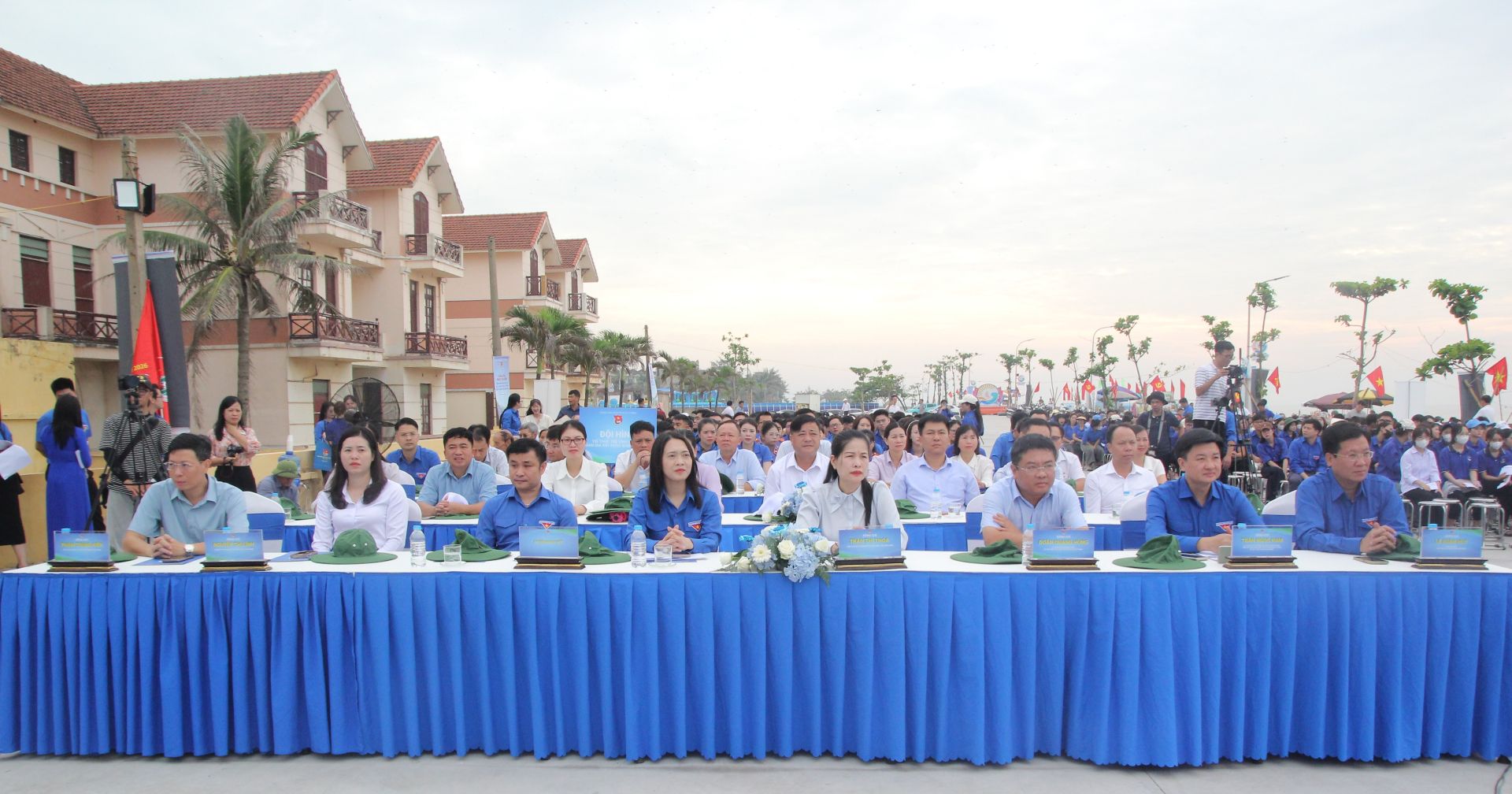 C&aacute;c đại biểu dự chương tr&igrave;nh