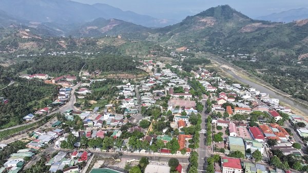 Một góc Đông Khánh Sơn nhìn từ trên cao Một góc Đông Khánh Sơn nhìn từ trên cao