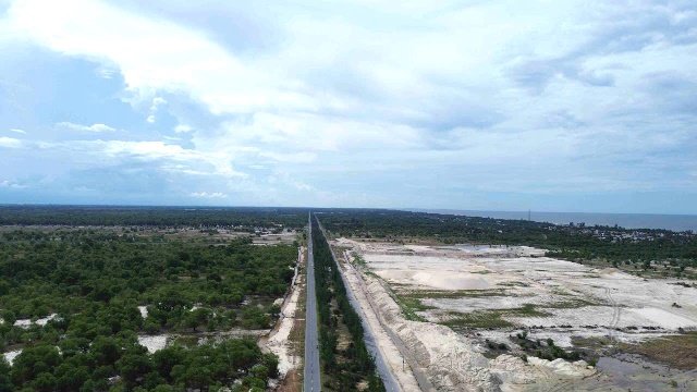 Khu vực Cảng biển Mỹ Thủy – Khu kinh tế Đông Nam Quảng Trị, một trong những địa điểm được nghiên cứu kết nối vào mô hình Khu thương mại tự do. Ảnh: Ngọc Tân. Khu vực Cảng biển Mỹ Thủy – Khu kinh tế Đông Nam Quảng Trị, một trong những địa điểm được nghiên cứu kết nối vào mô hình Khu thương mại tự do. Ảnh: Ngọc Tân.