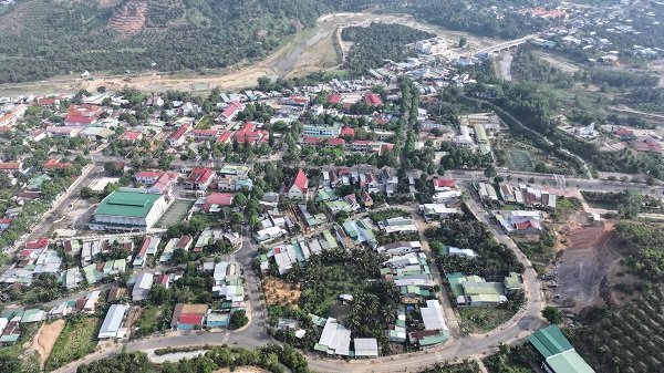 Một góc Đông Khánh Sơn nhìn từ trên cao Một góc Đông Khánh Sơn nhìn từ trên cao