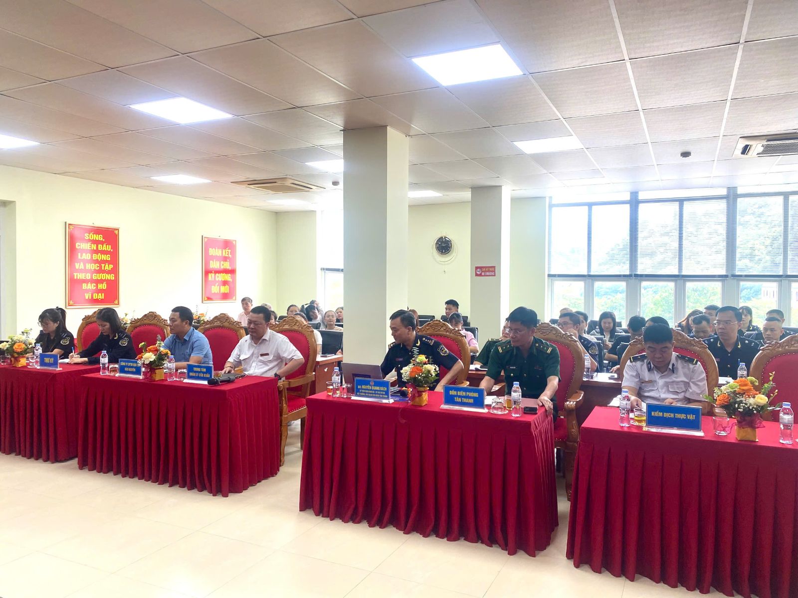 Quang cảnh hội nghị. Ảnh: kv06.customs.gov.vn Quang cảnh hội nghị. Ảnh: kv06.customs.gov.vn