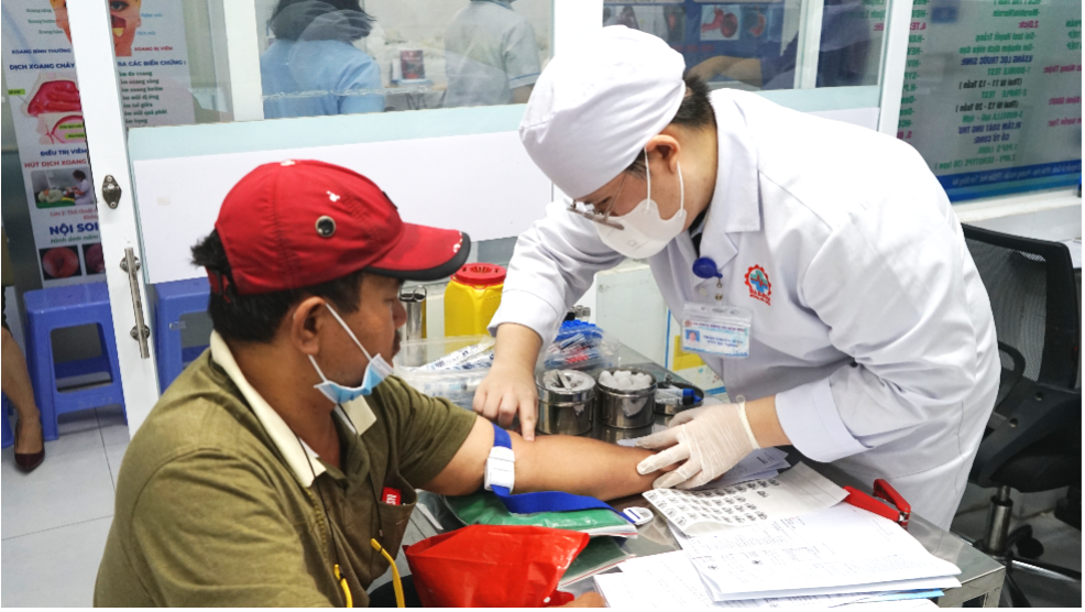 Phường Biên Hoà đưa điểm khám đến gần dân, số hóa dữ liệu trên VNeID. Ảnh: Thành Đạt Phường Biên Hoà đưa điểm khám đến gần dân, số hóa dữ liệu trên VNeID. Ảnh: Thành Đạt
