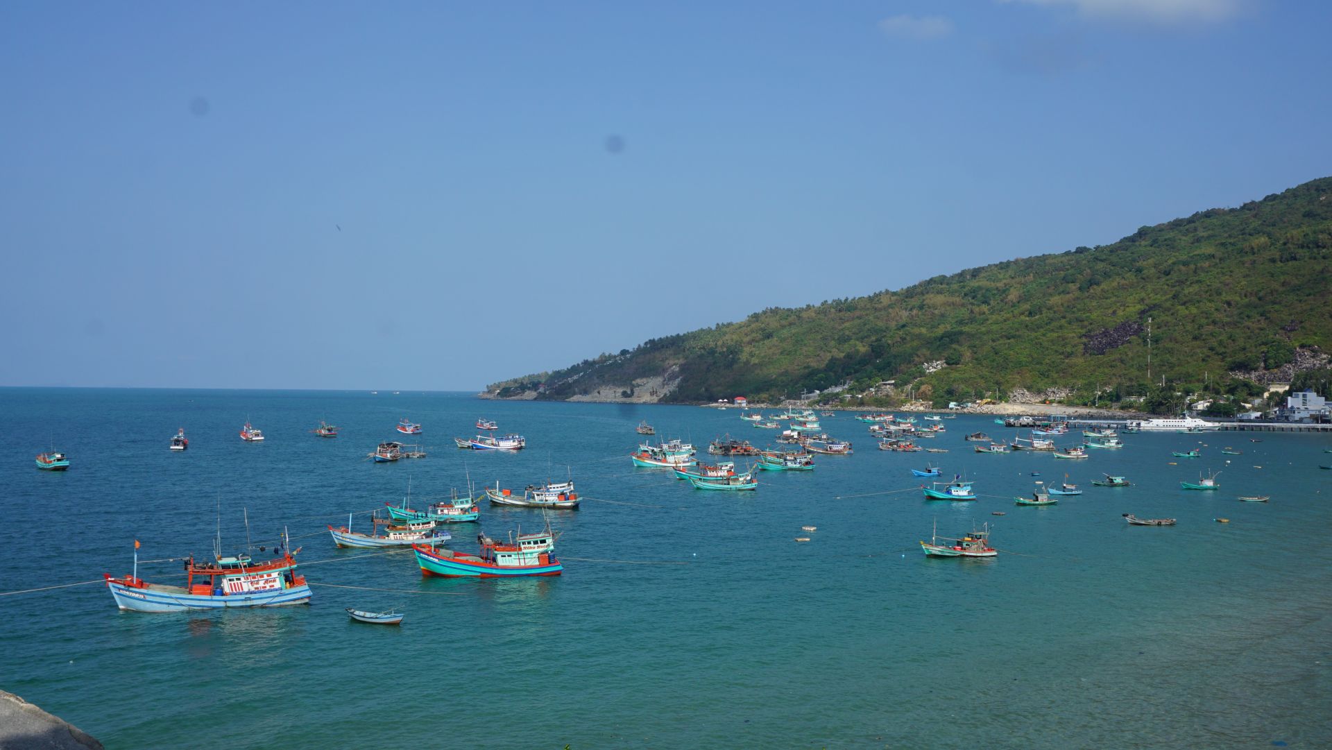 Ảnh một g&oacute;c l&agrave;ng ch&agrave;i H&ograve;n Sơn
