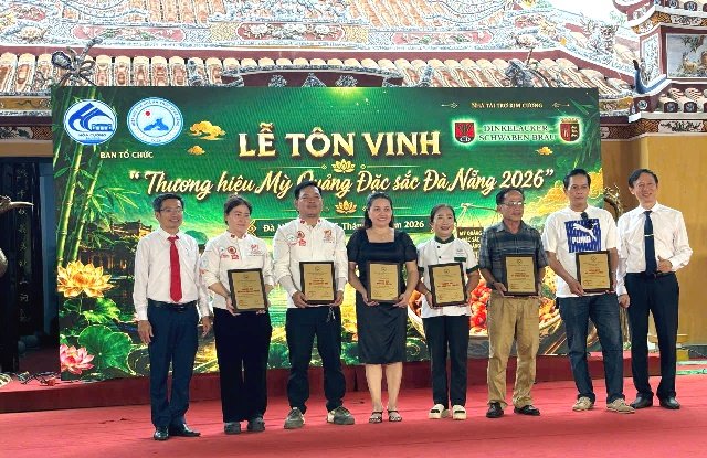 Các cơ sở ăn uống Mỳ Quảng được tôn vinh “Thương hiệu Mỳ Quảng Đà Nẵng 2026” tại Lễ hội. Các cơ sở ăn uống Mỳ Quảng được tôn vinh “Thương hiệu Mỳ Quảng Đà Nẵng 2026” tại Lễ hội.