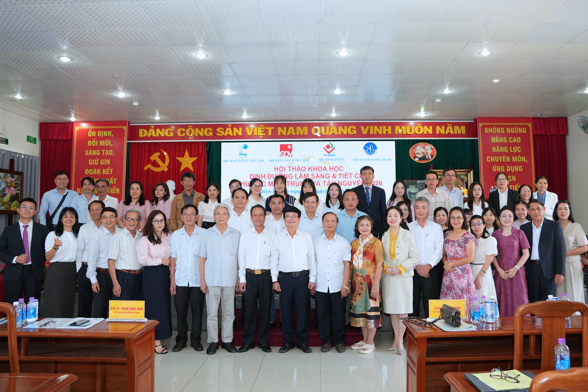 Hội thảo khoa học dinh dưỡng năm 2026 khu vực miền Trung và Tây Nguyên với chủ đề “Dinh dưỡng hợp lý với bệnh lý nhiễm trùng” diễn ra tại tỉnh Khánh Hòa. Hội thảo khoa học dinh dưỡng năm 2026 khu vực miền Trung và Tây Nguyên với chủ đề “Dinh dưỡng hợp lý với bệnh lý nhiễm trùng” diễn ra tại tỉnh Khánh Hòa.