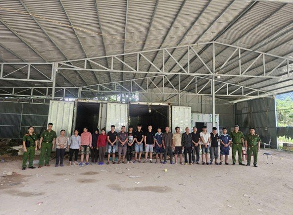 C&aacute;c đối tượng trong vụ &aacute;n bu&ocirc;n lậu v&agrave; vận chuyển tr&aacute;i ph&eacute;p h&agrave;ng h&oacute;a qua bi&ecirc;n giới