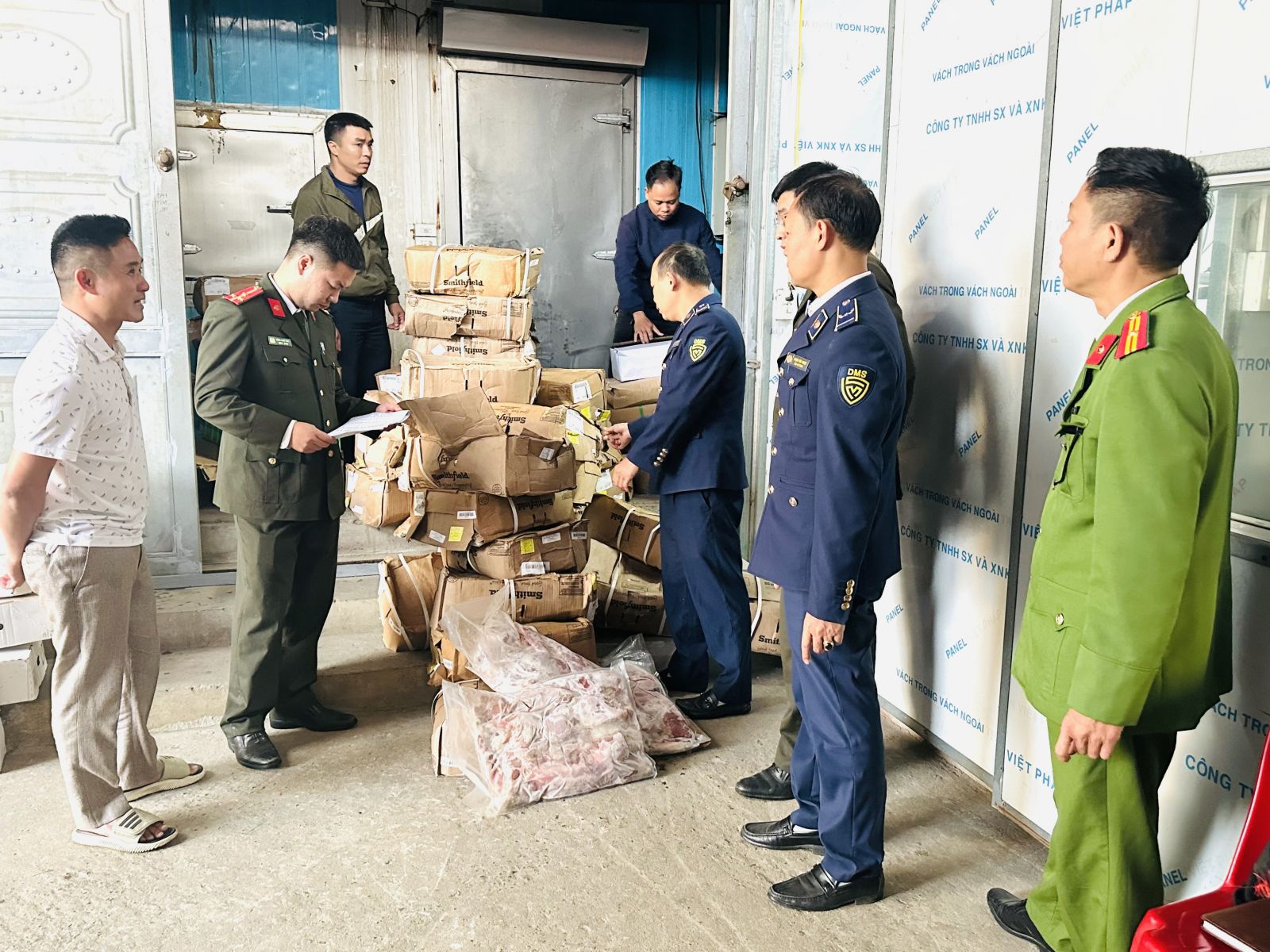 Lực lượng chức năng tỉnh Ninh Bình tăng cường kiểm tra, bảo đảm an toàn thực phẩm Lực lượng chức năng tỉnh Ninh Bình tăng cường kiểm tra, bảo đảm an toàn thực phẩm