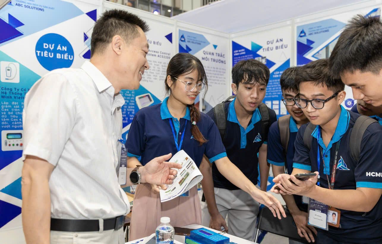 HI-TECH VIETNAM 2026 sẽ diễn ra từ ng&agrave;y 9-11/9 tại Trung t&acirc;m Triển l&atilde;m Việt Nam (VEC), Đ&ocirc;ng Anh, H&agrave; Nội.