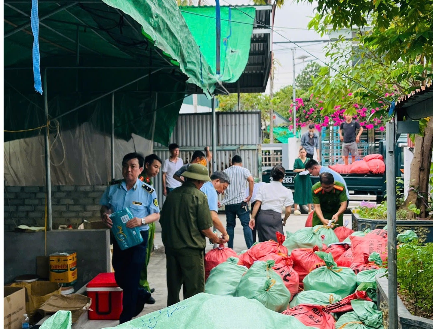 Chỉ tính riêng trong tháng 7/2026, Chi cục QLTT thành phố Hải Phòng đã kiểm tra 70 vụ, xử lý 66 vụ, thu nộp ngân sách nhà nước 670 triệu đồng. Chỉ tính riêng trong tháng 7/2026, Chi cục QLTT thành phố Hải Phòng đã kiểm tra 70 vụ, xử lý 66 vụ, thu nộp ngân sách nhà nước 670 triệu đồng.