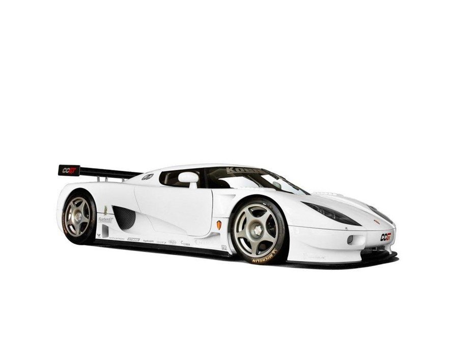 Koenigsegg CCGT GT1 tại triển lãm, Thiết kế thấp, rộng cùng các hốc hút gió lớn cho thấy ADN xe đua mà CCGT1 tiếp tục kế thừa. Koenigsegg CCGT GT1 tại triển lãm, Thiết kế thấp, rộng cùng các hốc hút gió lớn cho thấy ADN xe đua mà CCGT1 tiếp tục kế thừa.