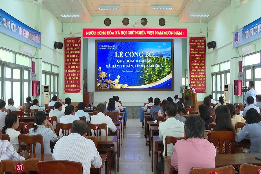 Quang cảnh buổi công bố Quy hoạch chung xã Hàm Thuận đến năm 2050. (ảnh: Trung tâm DVTH Hàm Thuận) Quang cảnh buổi công bố Quy hoạch chung xã Hàm Thuận đến năm 2050. (ảnh: Trung tâm DVTH Hàm Thuận)