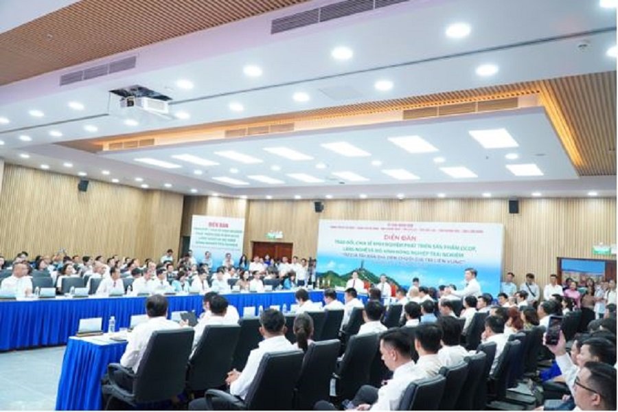 Quang cảnh Diễn đàn “Trao đổi, chia sẻ kinh nghiệm phát triển sản phẩm OCOP, làng nghề và mô hình nông nghiệp trải nghiệm”, với chủ đề “Từ giá trị bản địa đến chuỗi giá trị liên vùng”. (Ảnh: Chi cục Phát triển nông thôn) Quang cảnh Diễn đàn “Trao đổi, chia sẻ kinh nghiệm phát triển sản phẩm OCOP, làng nghề và mô hình nông nghiệp trải nghiệm”, với chủ đề “Từ giá trị bản địa đến chuỗi giá trị liên vùng”. (Ảnh: Chi cục Phát triển nông thôn)