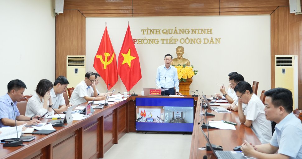 &Ocirc;ng L&ecirc; Văn &Aacute;nh, Ph&oacute; Chủ tịch UBND tỉnh Quảng Ninh chỉ đạo giải quyết kiến nghị của người d&acirc;n