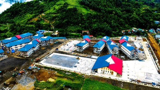 Toàn cảnh Trường Phổ thông nội trú liên cấp TH&THCS Mường Khương đang hoàn thiện Toàn cảnh Trường Phổ thông nội trú liên cấp TH&THCS Mường Khương đang hoàn thiện