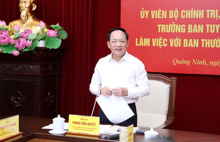 &Ocirc;ng Trịnh Văn Quyết, Ủy vi&ecirc;n Bộ Ch&iacute;nh trị, B&iacute; thư Trung ương Đảng, Trưởng Ban Tuy&ecirc;n gi&aacute;o Trung ương, ph&aacute;t biểu chỉ đạo tại buổi l&agrave;m việc