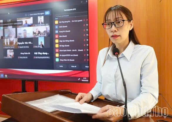 L&atilde;nh đạo Li&ecirc;n hiệp c&aacute;c Hội KH&KT tỉnh Ph&uacute; Thọ ph&aacute;t biểu tại hội thảo.