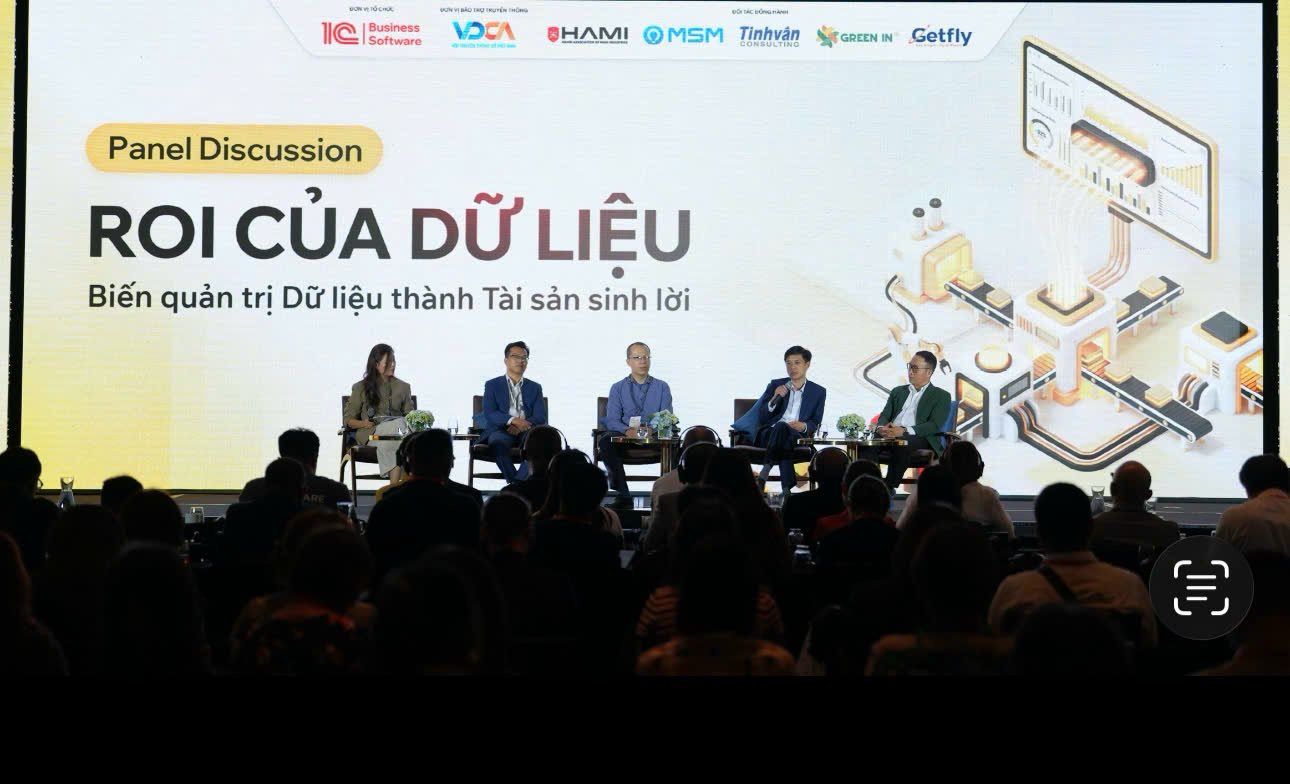 Các diễn giả thảo luận tại buổi hội thảo Các diễn giả thảo luận tại buổi hội thảo