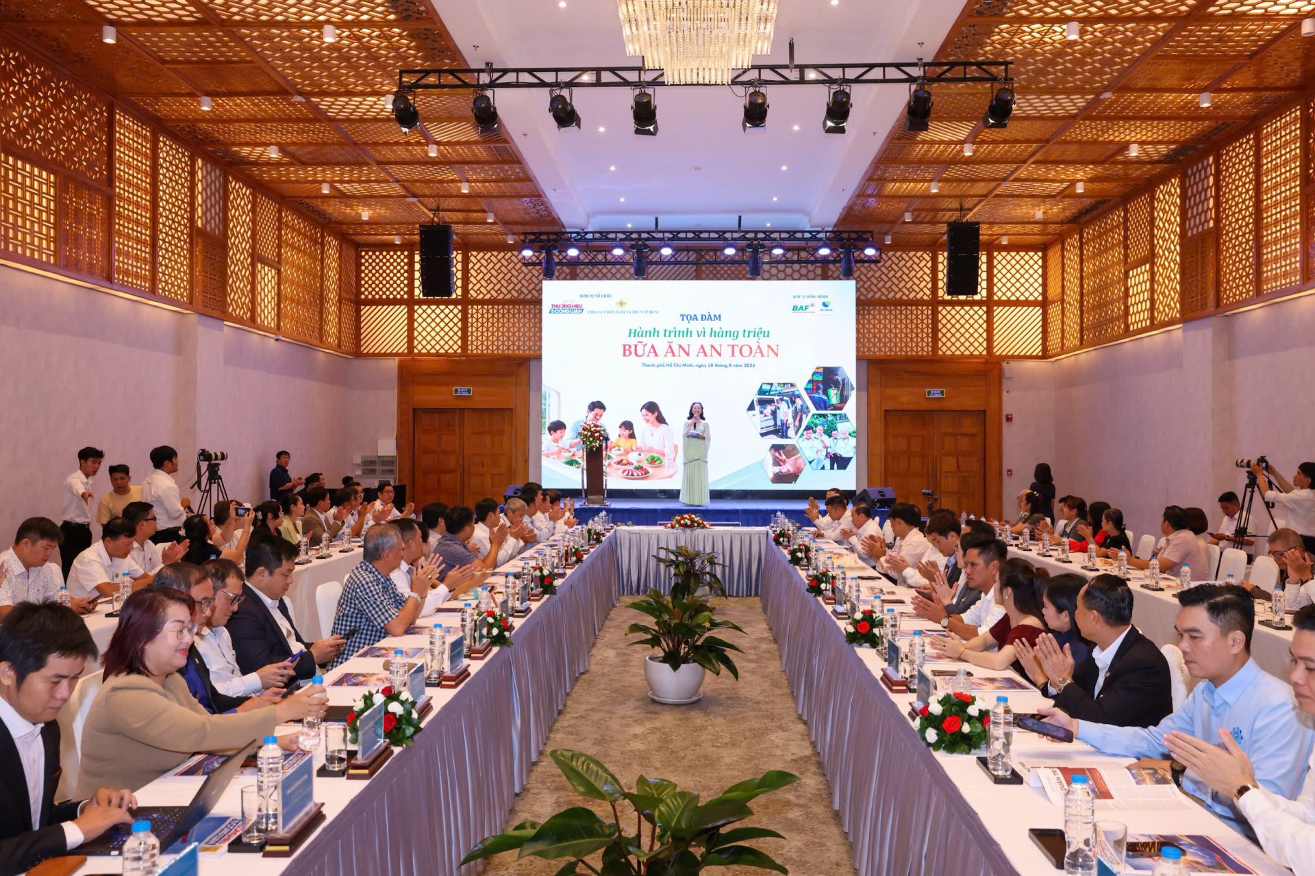 Quang cảnh buổi tọa đàm Quang cảnh buổi tọa đàm