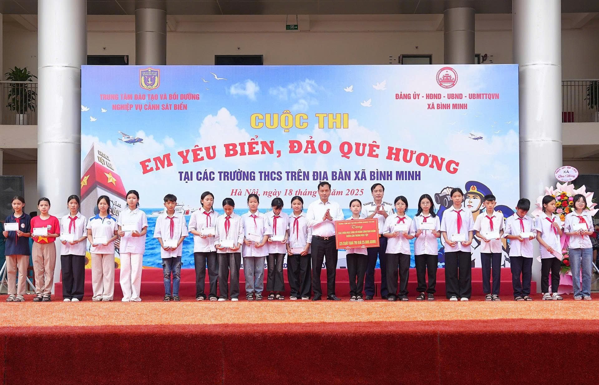 Trung tâm Đào tạo và Bồi dưỡng nghiệp vụ Cảnh sát biển trao quà tặng học sinh vượt khó học giỏi trên địa bàn xã Bình Minh, thành phố Hà Nội. Trung tâm Đào tạo và Bồi dưỡng nghiệp vụ Cảnh sát biển trao quà tặng học sinh vượt khó học giỏi trên địa bàn xã Bình Minh, thành phố Hà Nội.