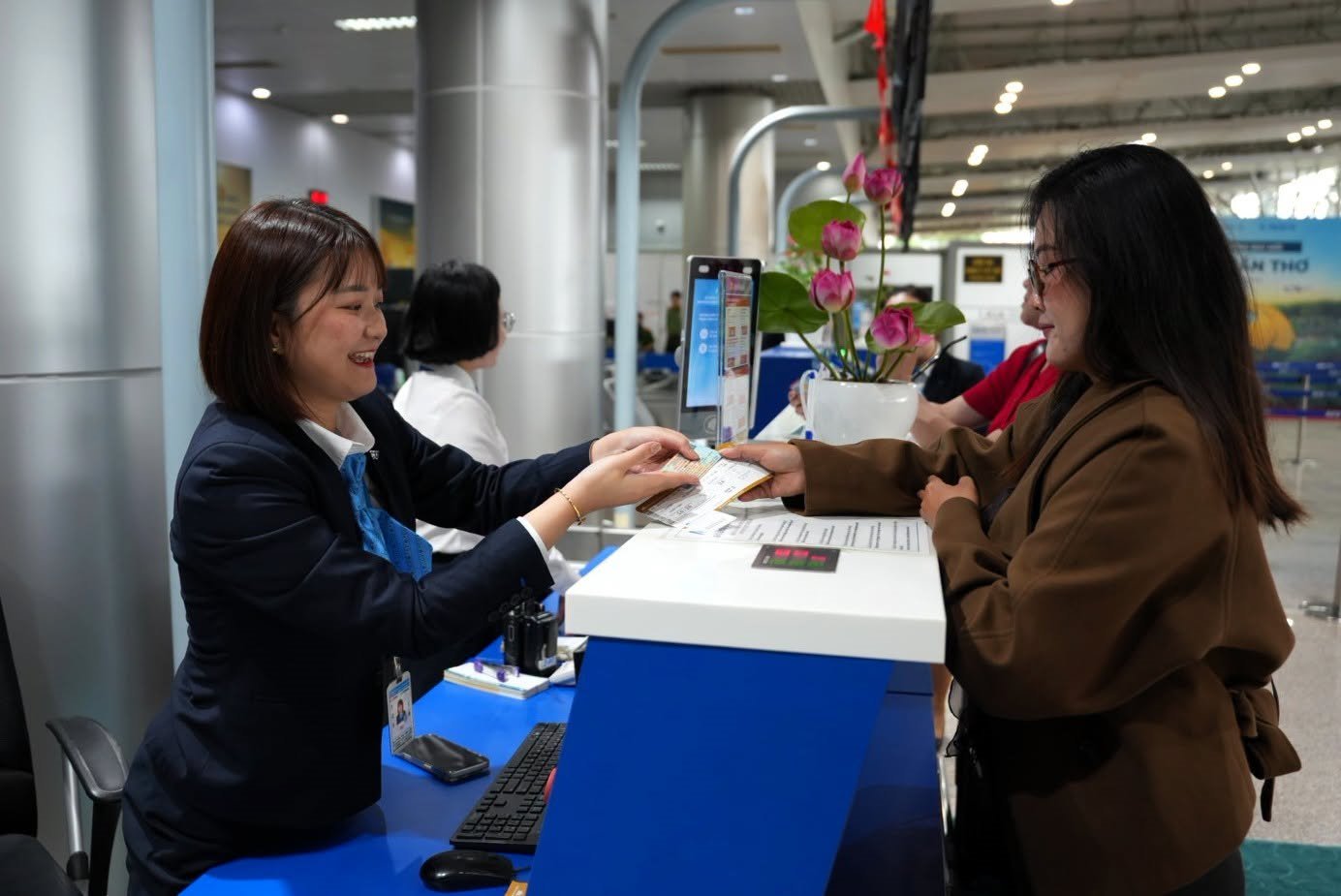 Cảng HKQT Liên Khương diễn tập toàn bộ dây chuyền khai thác bên trong nhà ga. Cảng HKQT Liên Khương diễn tập toàn bộ dây chuyền khai thác bên trong nhà ga.