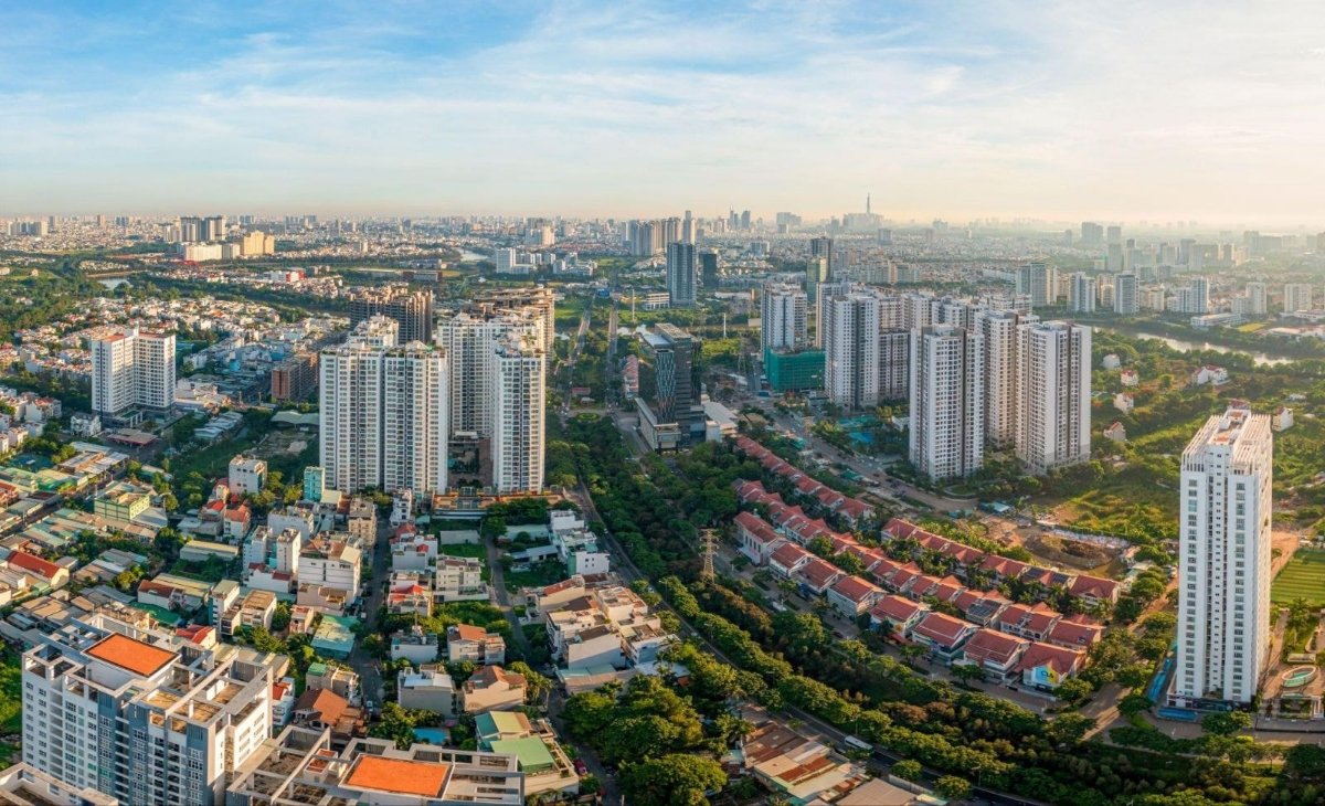 Thị trường bất động sản nửa cuối năm 2026 được dự báo tiếp tục tăng nguồn cung, nhưng dòng tiền sẽ ưu tiên những dự án có pháp lý rõ ràng, tiến độ đảm bảo và khả năng khai thác thực tế. Ảnh internet Thị trường bất động sản nửa cuối năm 2026 được dự báo tiếp tục tăng nguồn cung, nhưng dòng tiền sẽ ưu tiên những dự án có pháp lý rõ ràng, tiến độ đảm bảo và khả năng khai thác thực tế. Ảnh internet